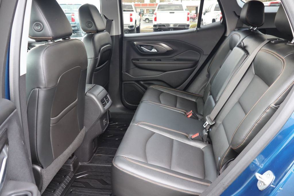 Used 2021 GMC Terrain SLT w/ LPO, Dark Accent Package image 22