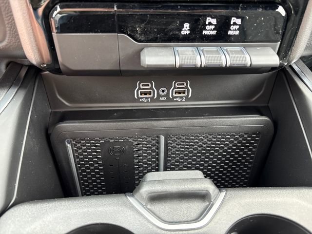 New 2026 RAM 1500 4x4 Crew Cab image 17