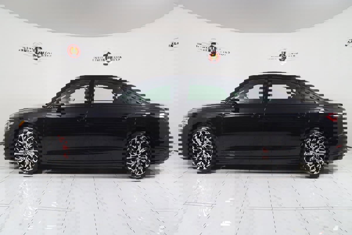 Used 2025 Audi S8 image 43