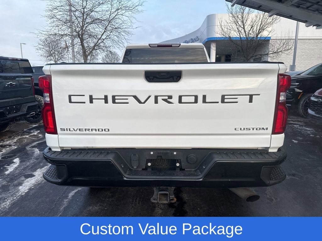 Used 2021 Chevrolet Silverado 2500 Custom w/ Custom Value Package image 4