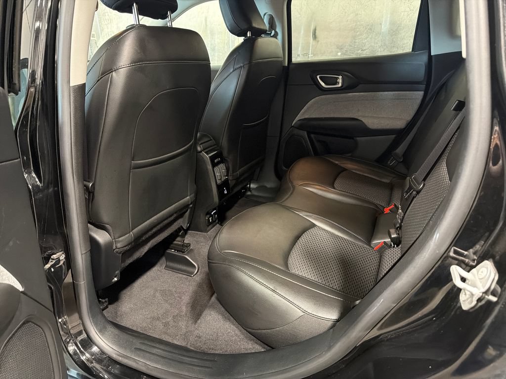 Used 2022 Jeep Compass Latitude w/ Convenience Group AWD/4WD image 16