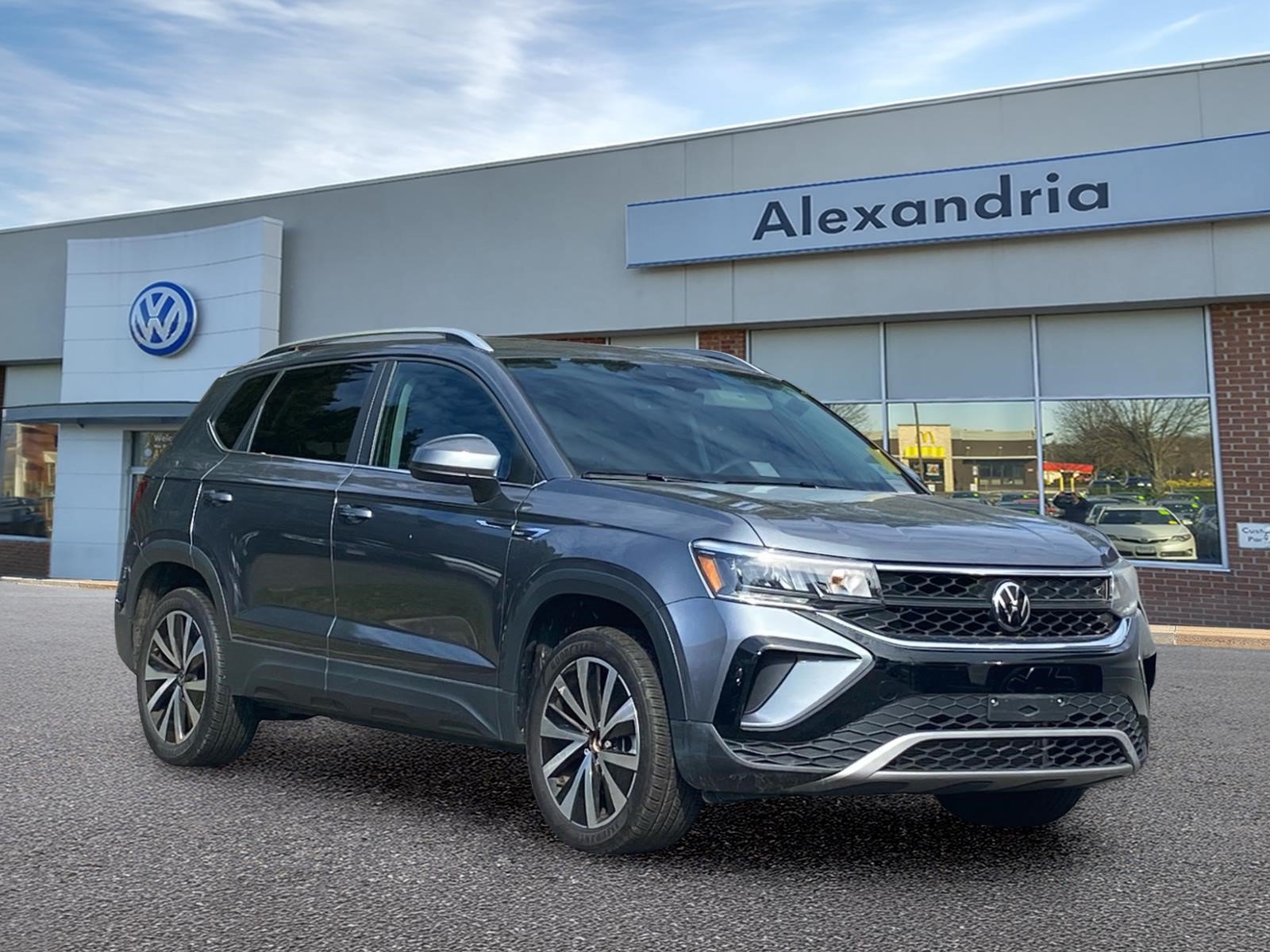 Certified 2023 Volkswagen Taos SE w/ Panoramic Sunroof Package