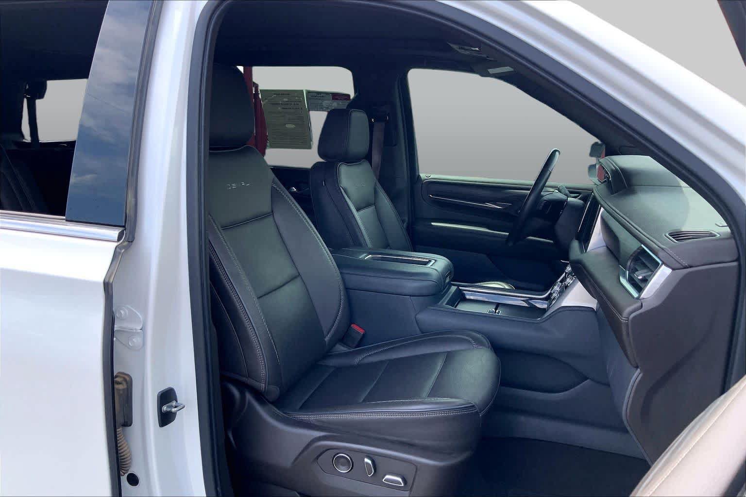 Used 2021 GMC Yukon Denali w/ Advanced Technology Package RWD image 9
