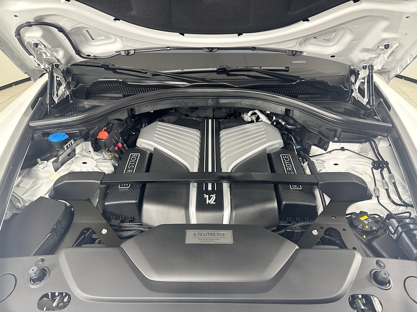 Certified 2021 Rolls-Royce Cullinan AWD/4WD image 30