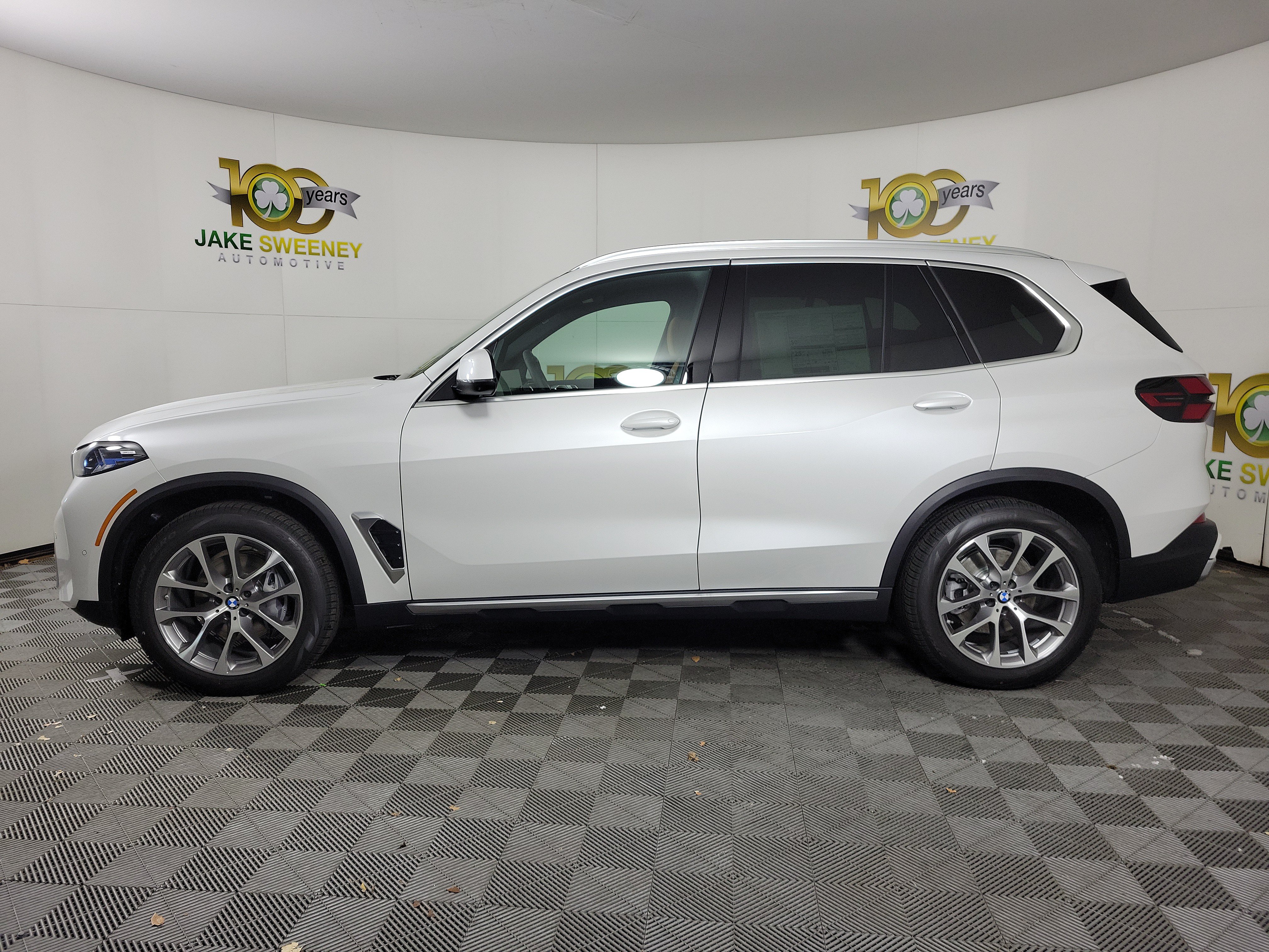 Certified 2026 BMW X5 xDrive40i w/ Climate Comfort Package AWD/4WD image 4