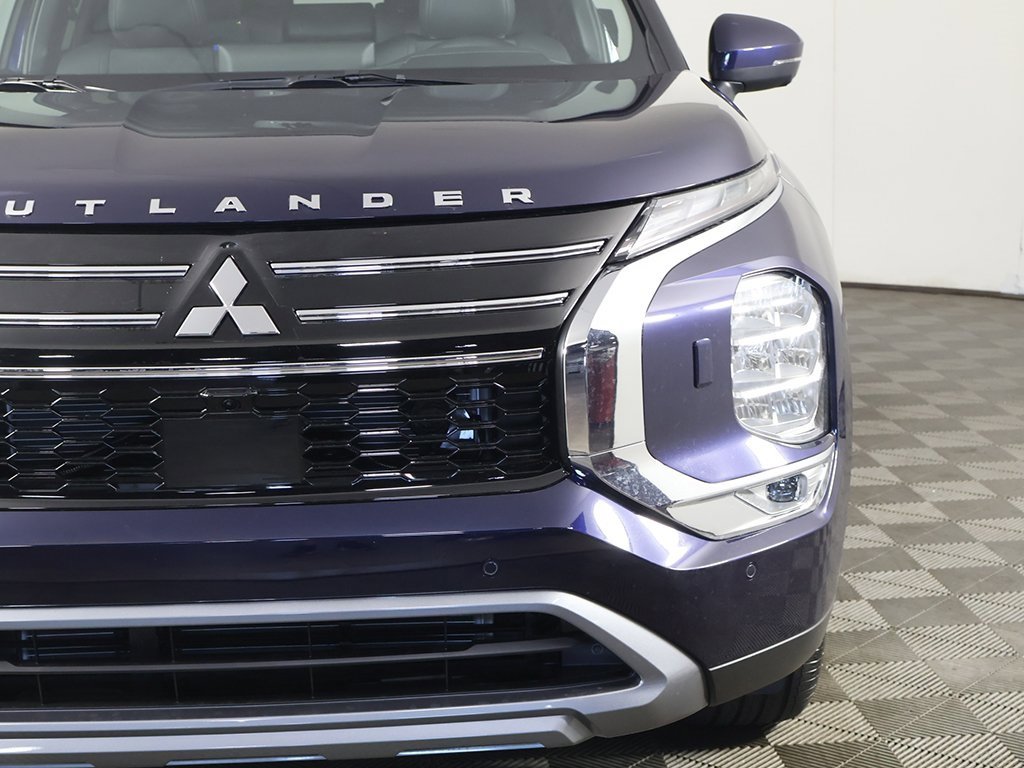 New 2025 Mitsubishi Outlander SE image 16