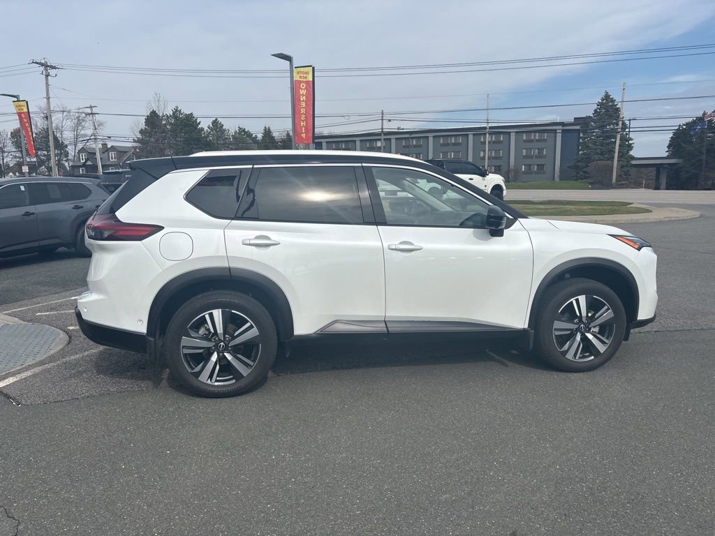 Used 2025 Nissan Rogue SL image 8