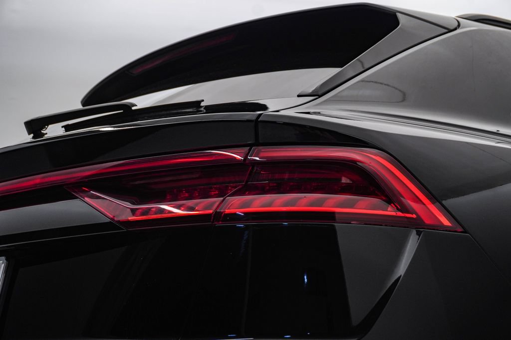 Used 2021 Audi SQ8 Premium Plus w/ SQ8 Black Optic Package AWD/4WD image 13