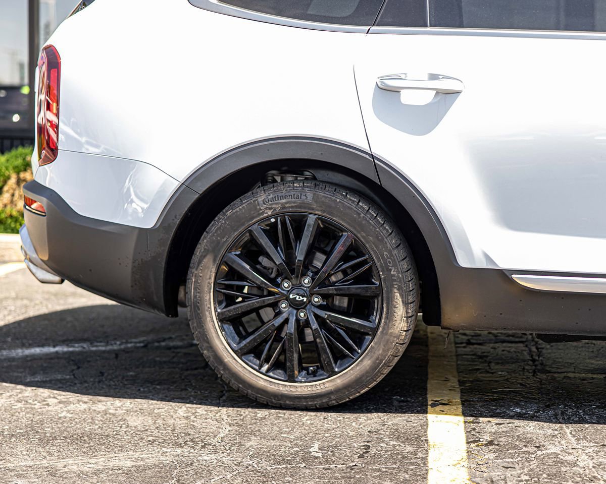 Used 2022 Kia Telluride SX w/ Towing Package FWD image 11