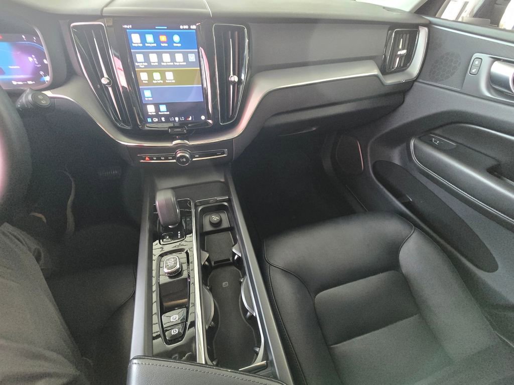 Used 2023 Volvo XC60 B5 Core AWD/4WD image 19