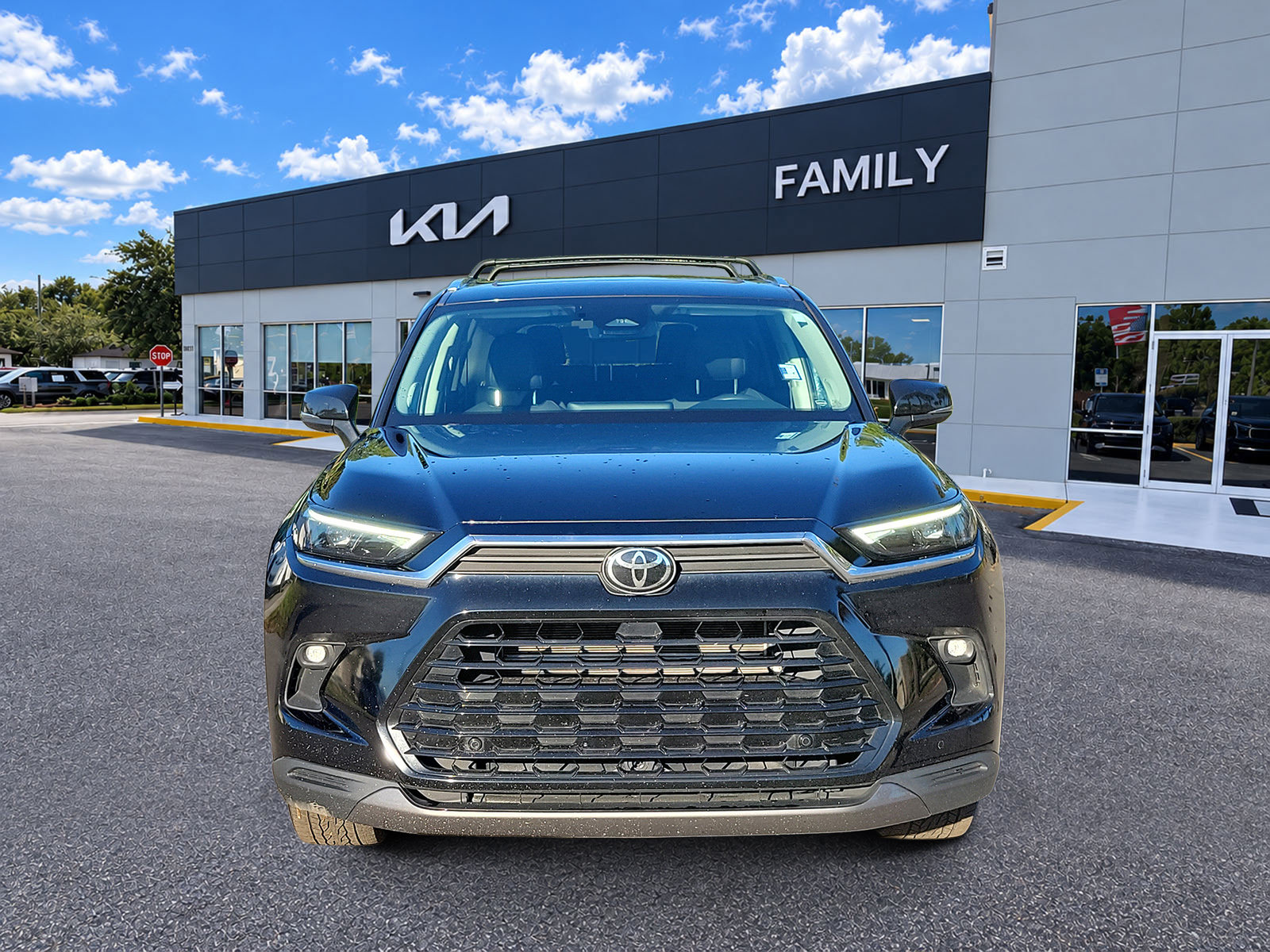Used 2025 Toyota Grand Highlander AWD Hybrid image 2