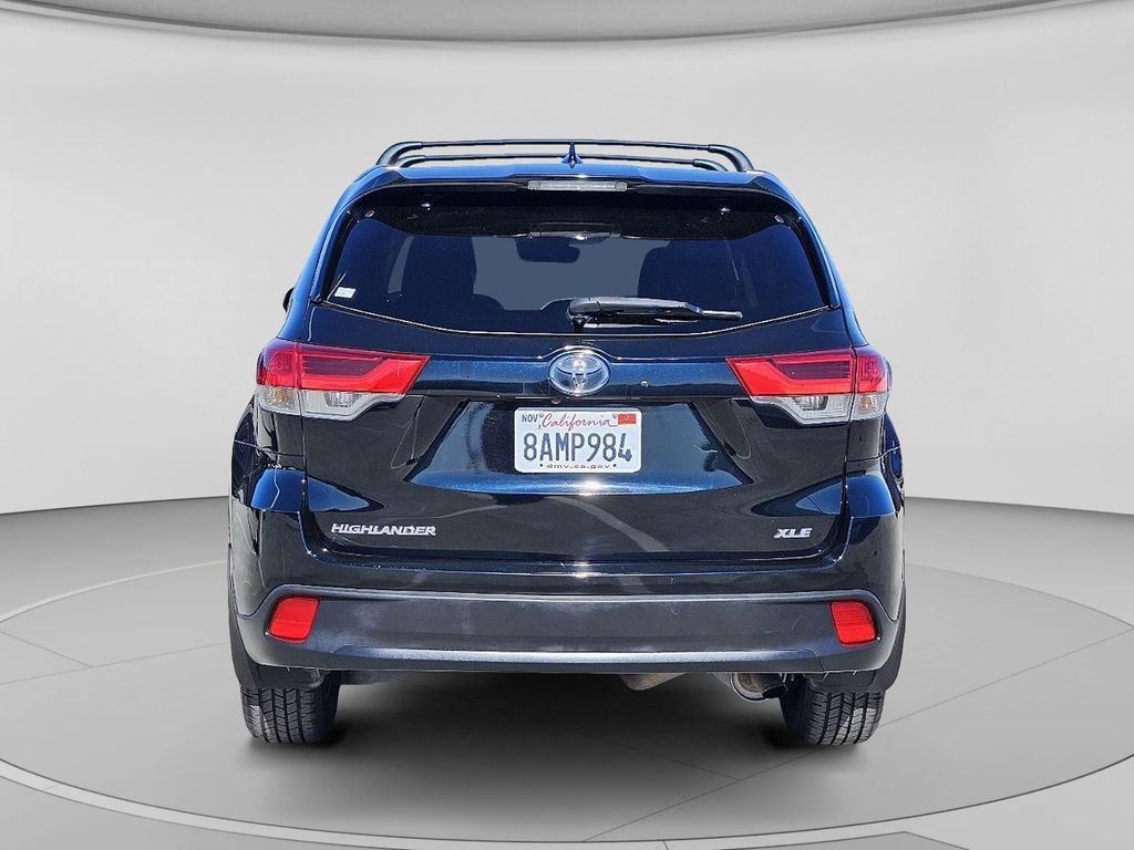 Used 2017 Toyota Highlander XLE FWD image 17