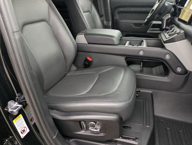 Used 2023 Land Rover Defender 130 X-Dynamic SE image 18