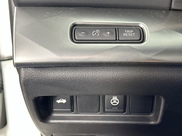 Used 2023 Nissan Maxima SL image 25