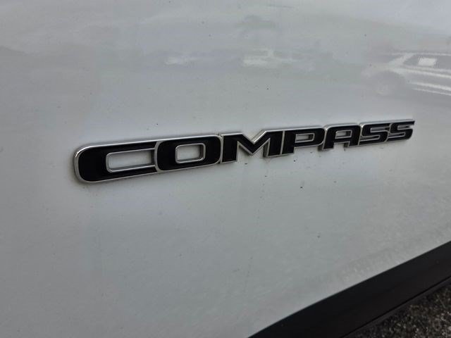 Used 2023 Jeep Compass Limited AWD/4WD image 19