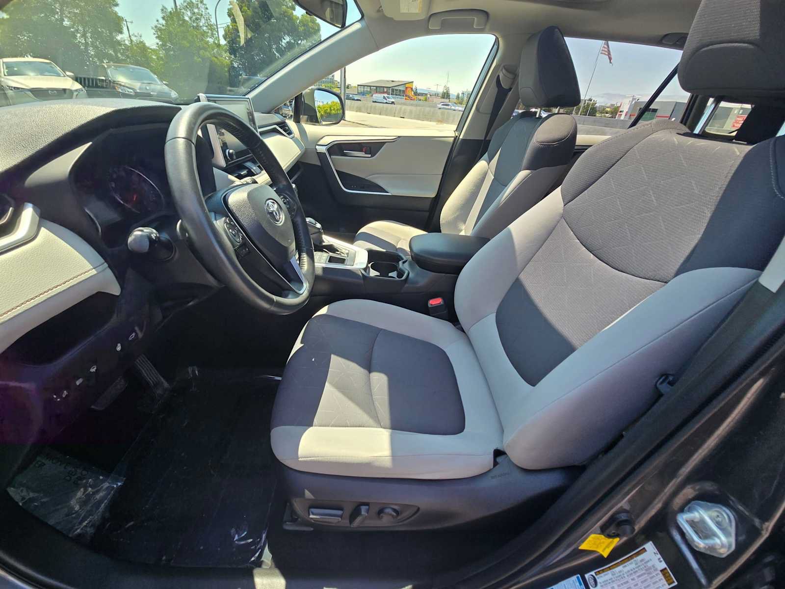 Used 2020 Toyota RAV4 XLE w/ Convenience Package AWD/4WD image 22