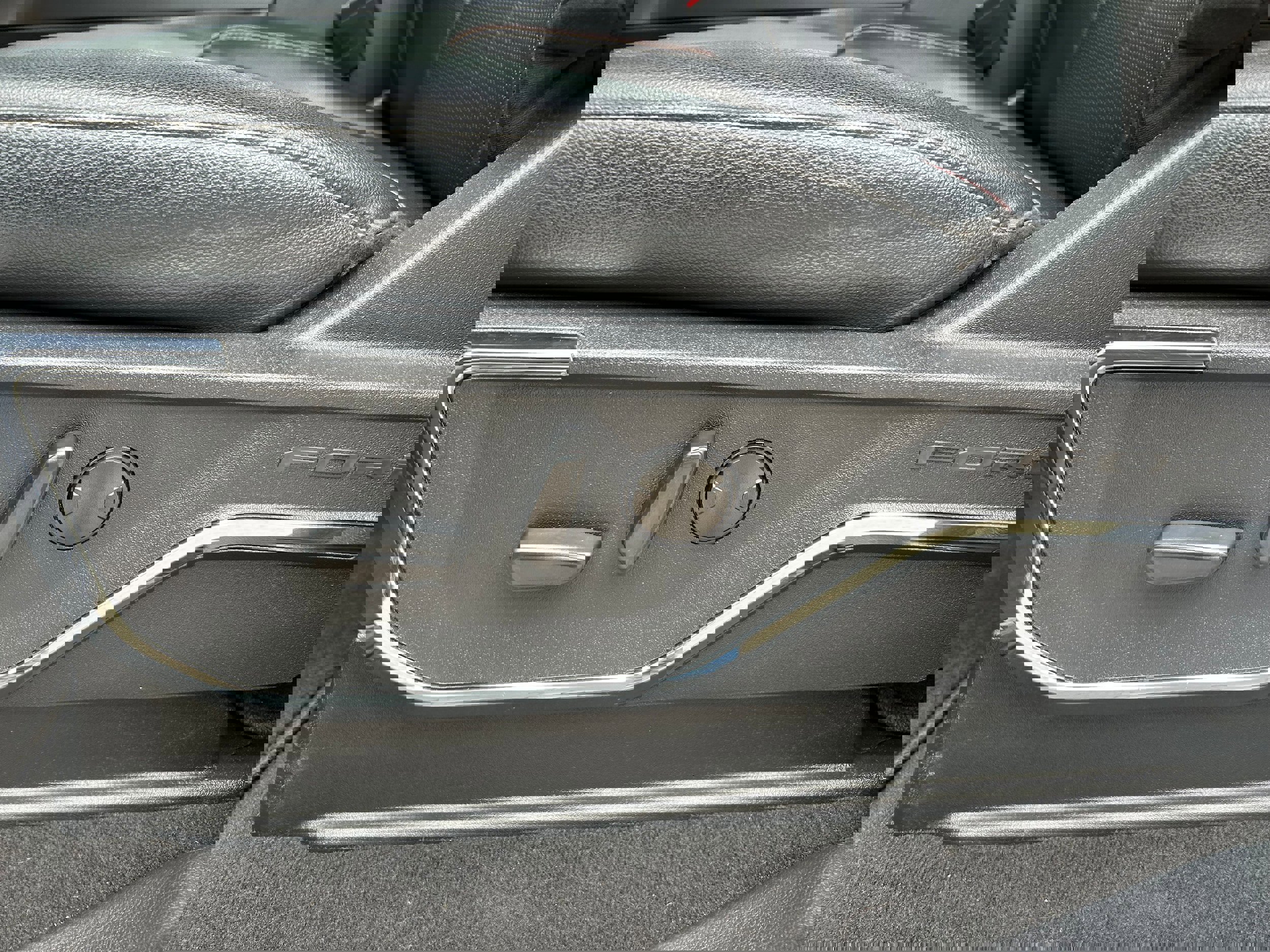 Used 2023 Ford F250 Lariat w/ Lariat Ultimate Package image 10