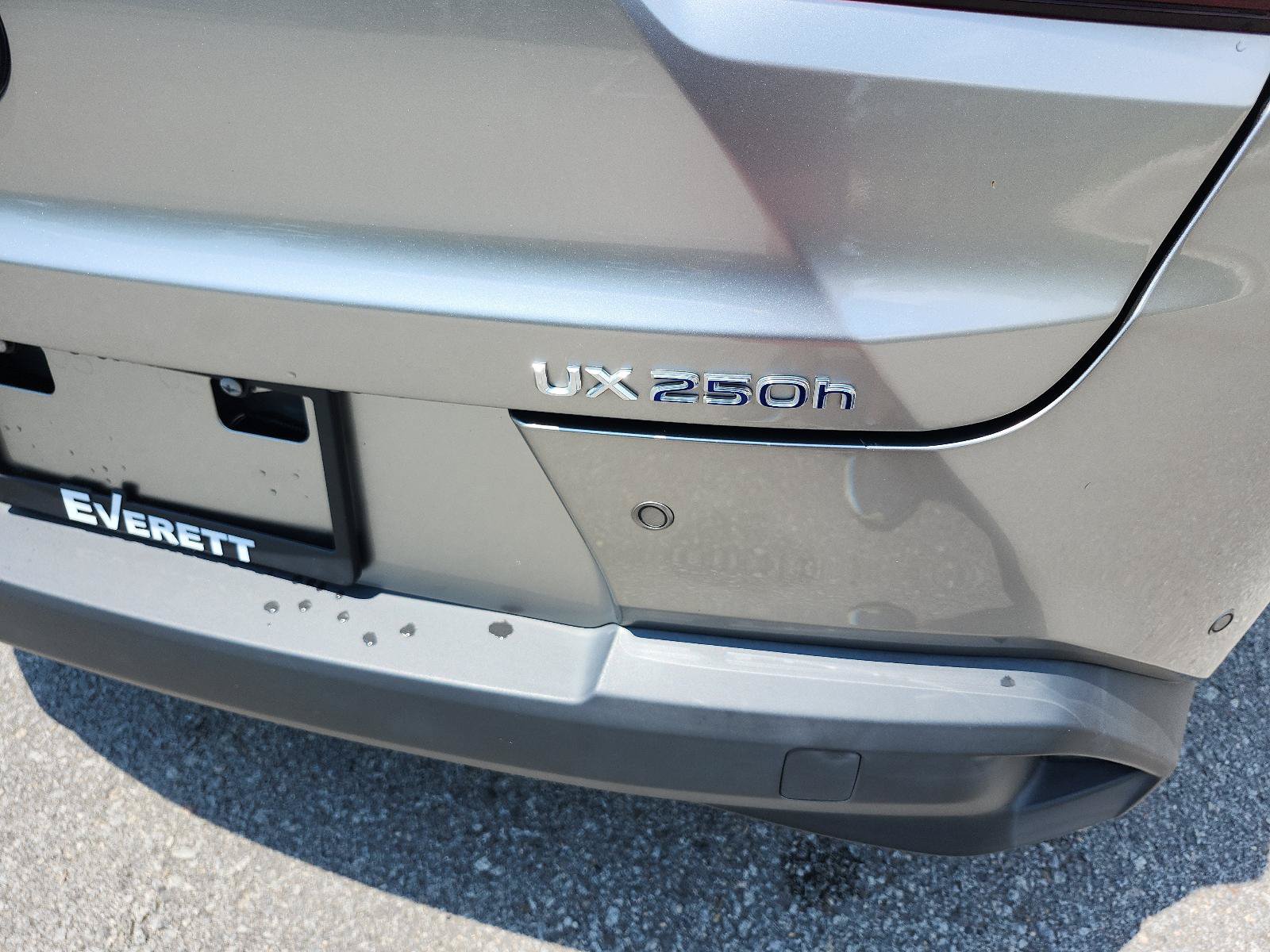 Used 2022 Lexus UX 250h w/ Premium Package AWD/4WD image 4