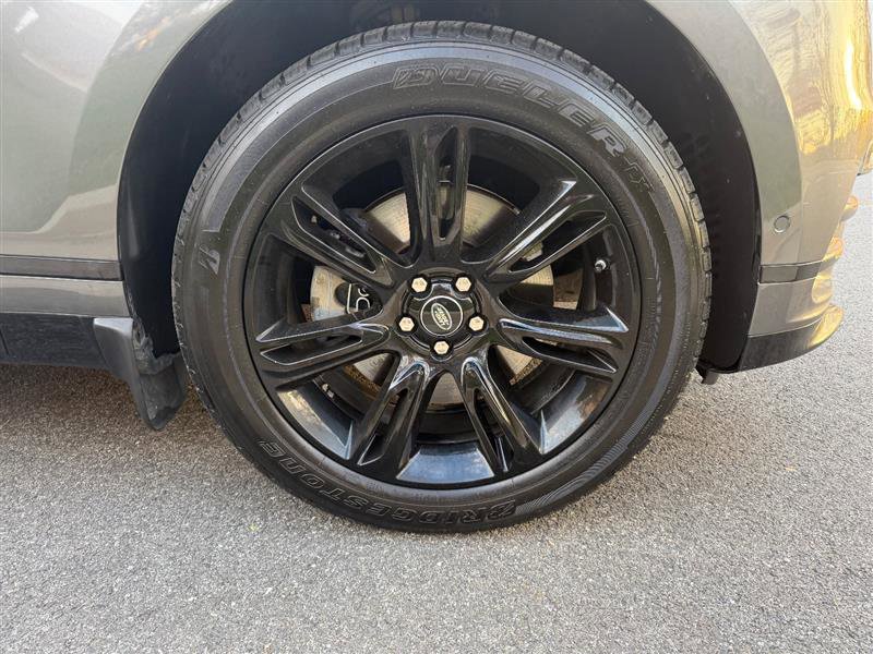 Used 2018 Land Rover Range Rover Velar R-Dynamic SE AWD/4WD image 17
