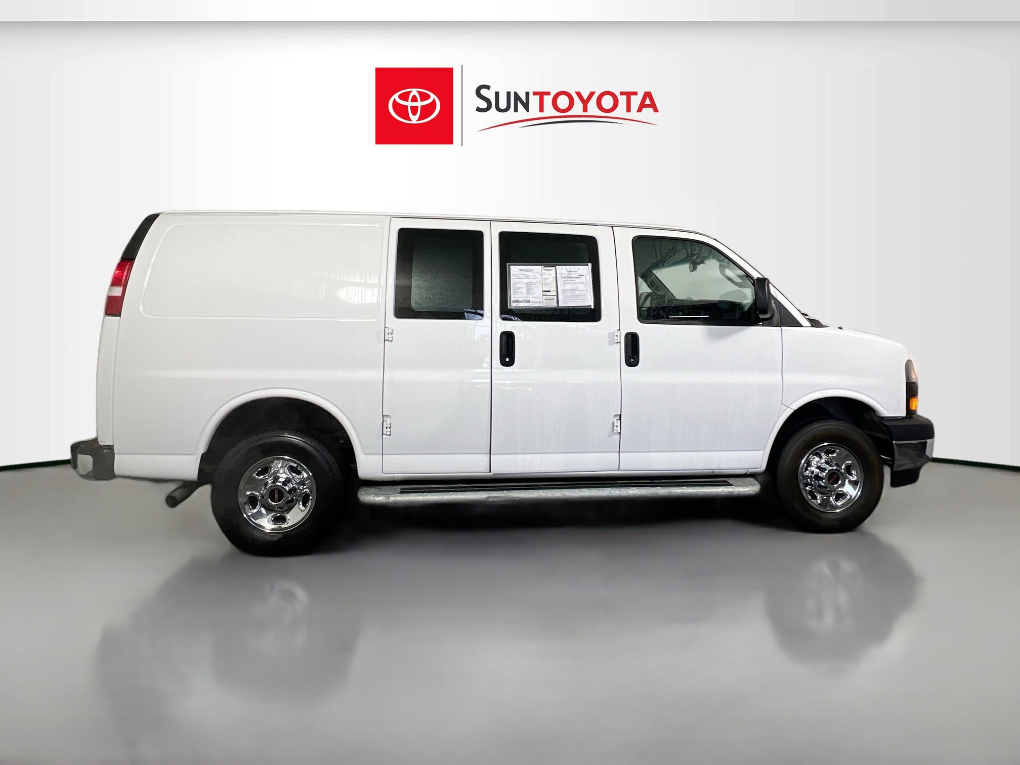Used 2024 GMC Savana 2500 w/ Driver Convenience Package image 2