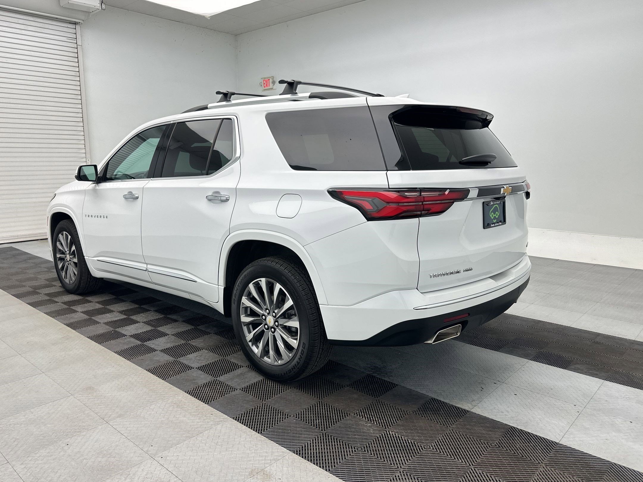 Certified 2023 Chevrolet Traverse Premier w/ LPO, Floor Liner Package AWD/4WD image 3