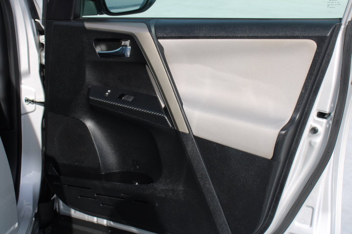 Used 2015 Toyota RAV4 XLE image 18