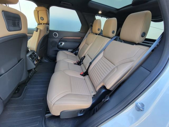Used 2025 Land Rover Discovery Dynamic SE AWD/4WD image 6
