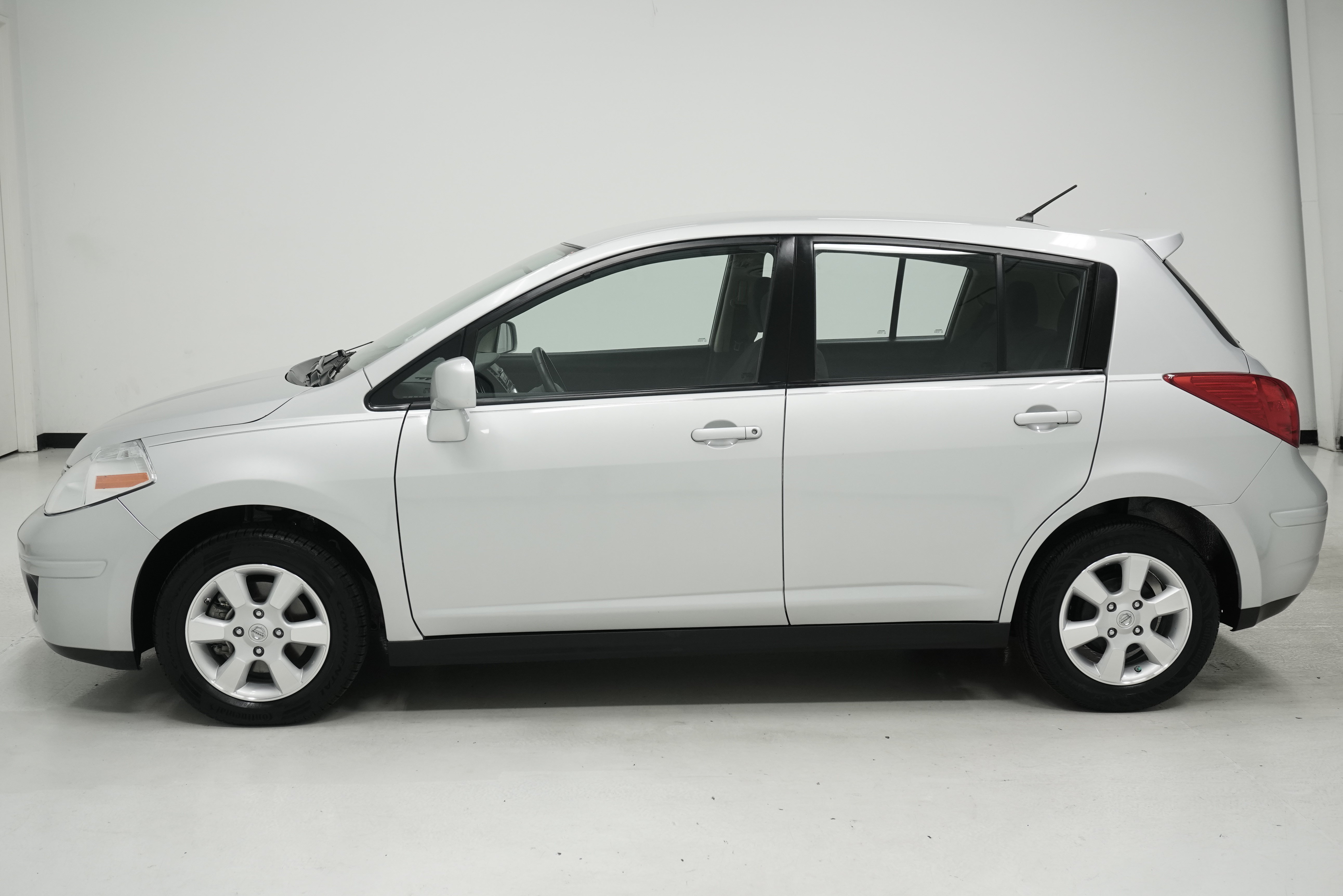 Used 2012 Nissan Versa 1.8 S w/ Special Edition Pkg FWD image 7
