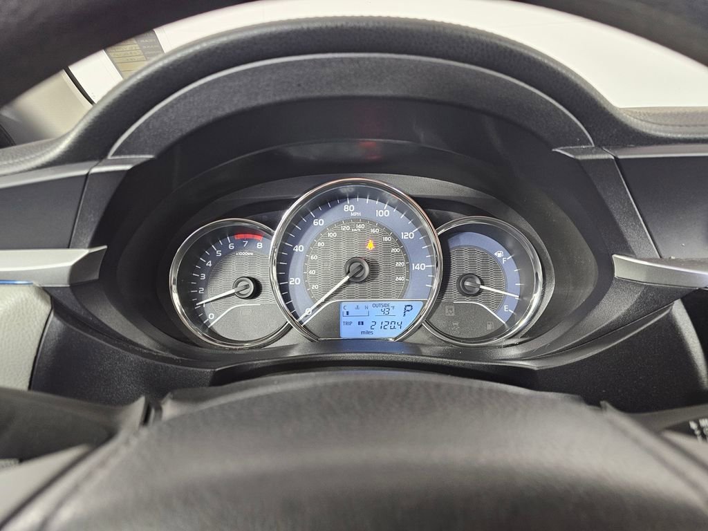 Used 2016 Toyota Corolla LE image 24