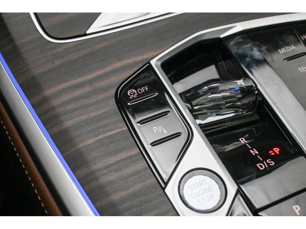 Used 2025 BMW X7 xDrive40i w/ Executive Package image 52
