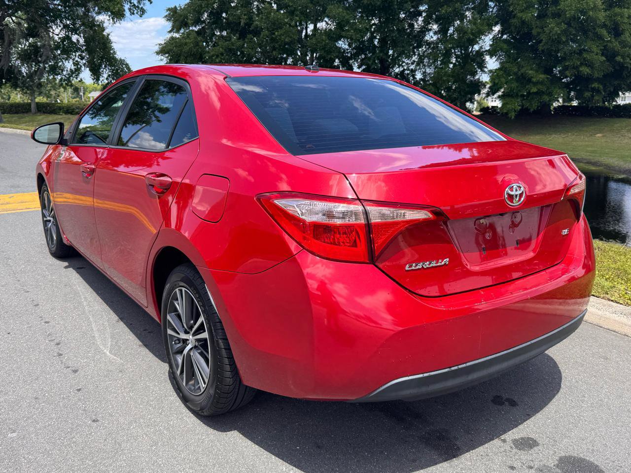 Used 2017 Toyota Corolla LE FWD image 14