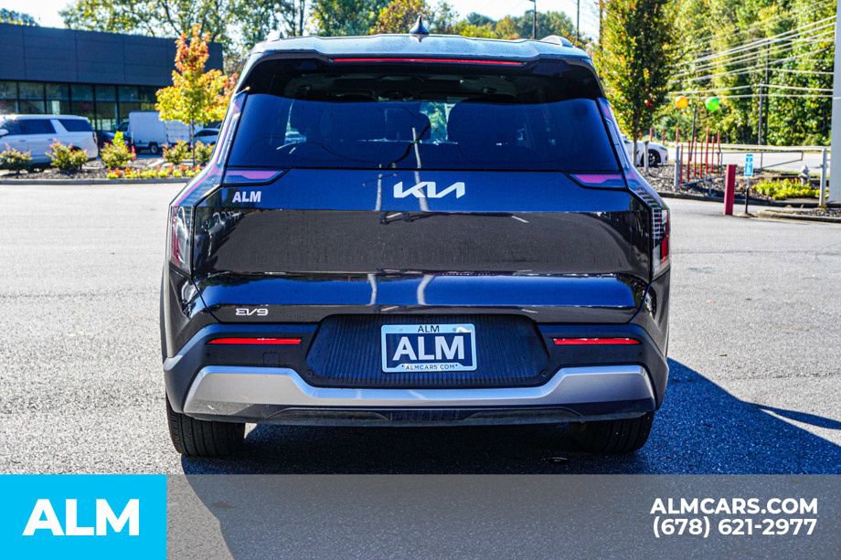 Used 2024 Kia EV9 Wind image 11