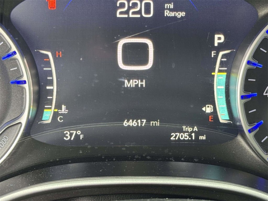 Used 2024 Chrysler Pacifica Touring-L image 13