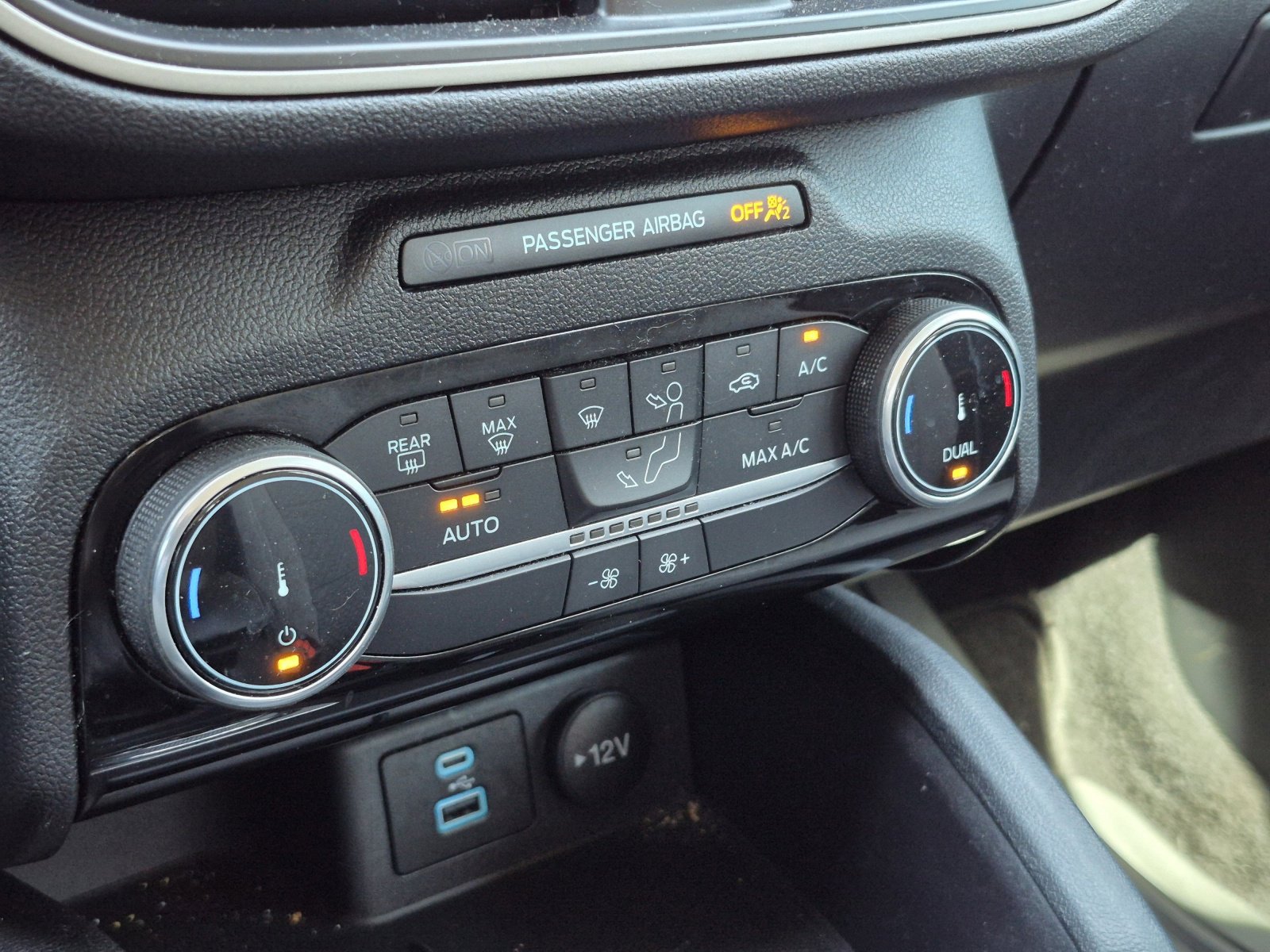 Used 2022 Ford Escape SE w/ Convenience Package image 23