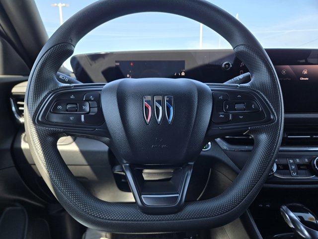 Used 2025 Buick Envista Preferred image 17