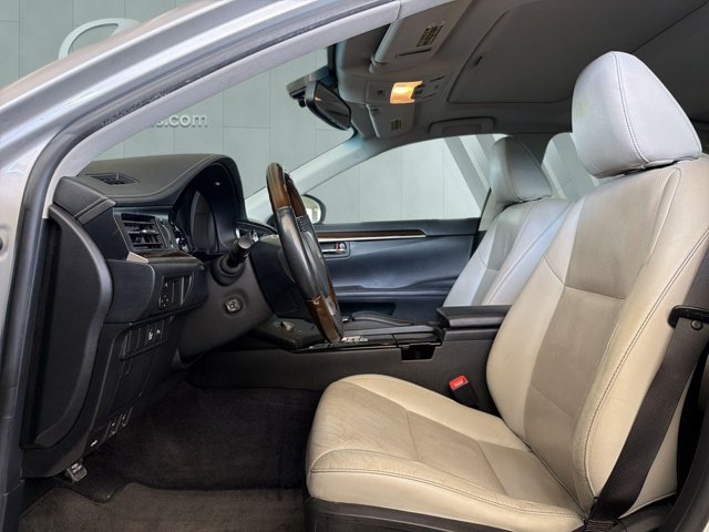 Used 2014 Lexus ES 350 w/ Luxury Package FWD image 7