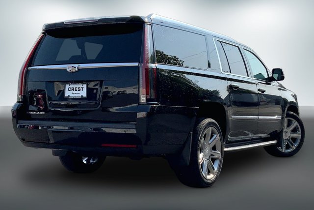 Used 2017 Cadillac Escalade ESV Luxury AWD/4WD image 13