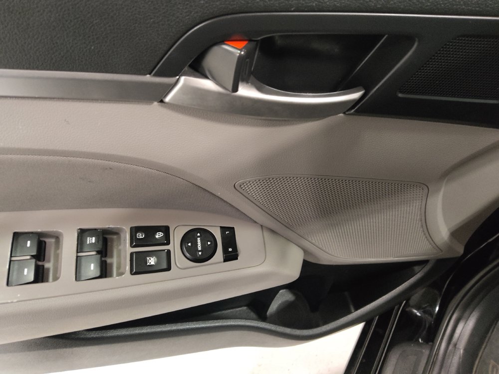Used 2020 Hyundai Elantra SEL FWD image 27