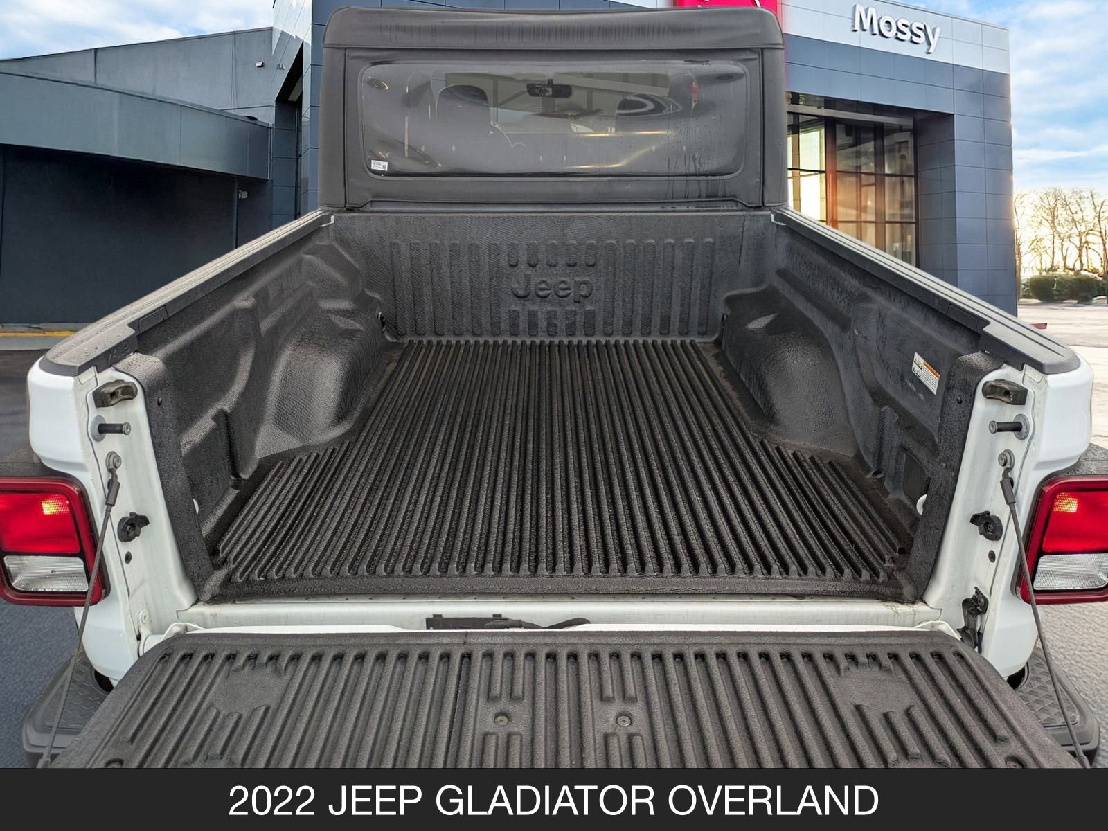Used 2022 Jeep Gladiator Overland image 21