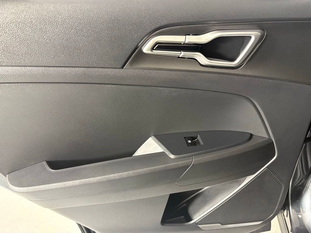 New 2026 Kia Sportage LX image 32