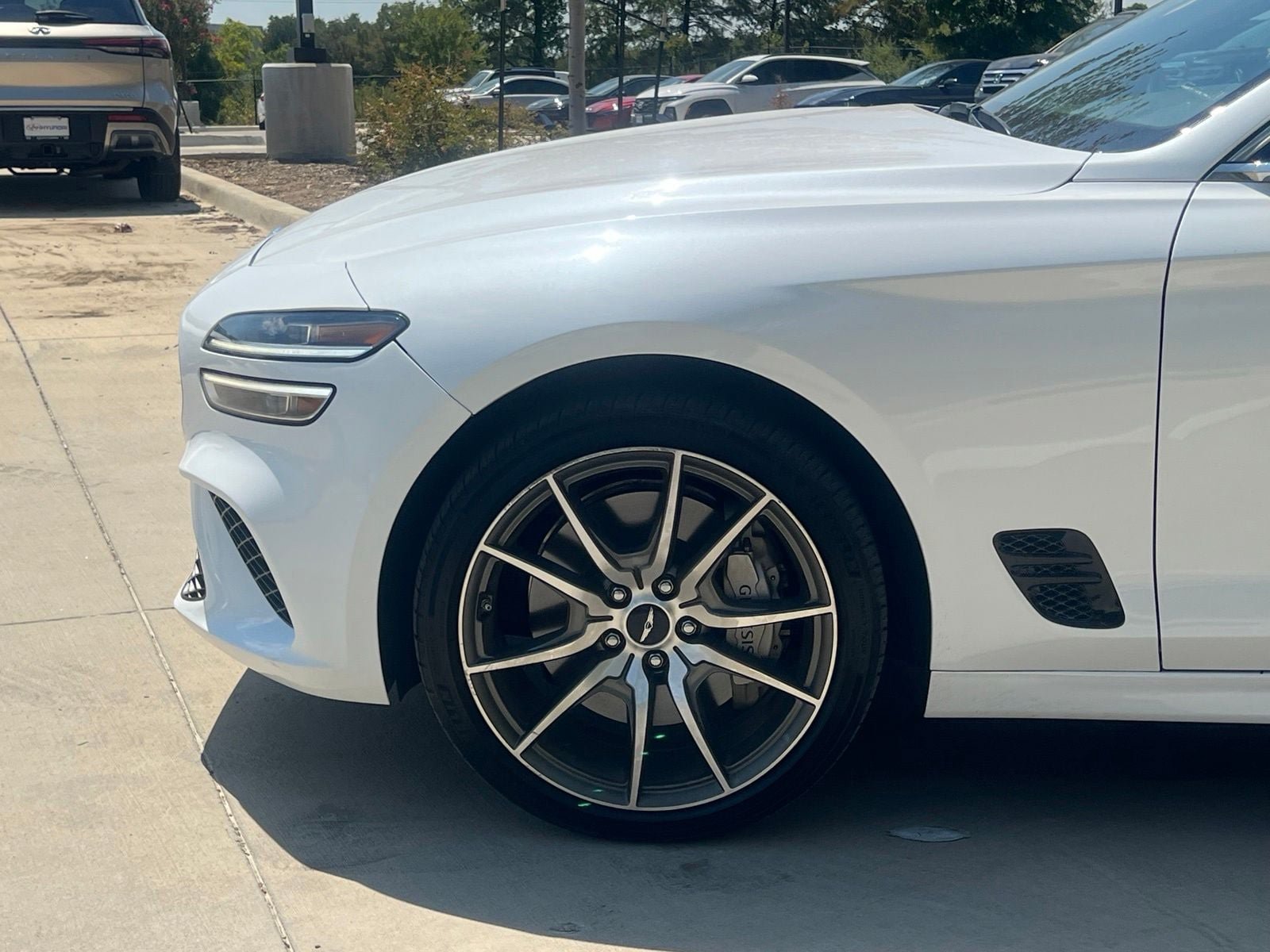 Used 2025 Genesis G70 2.5T RWD image 8