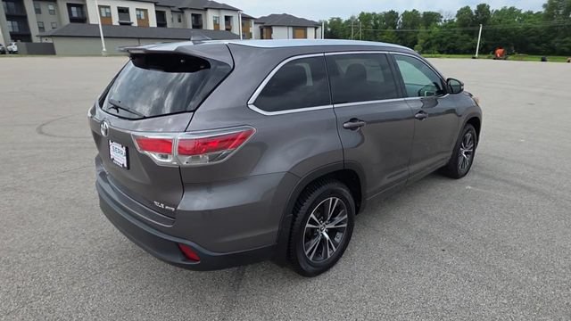 Used 2016 Toyota Highlander XLE AWD/4WD image 9