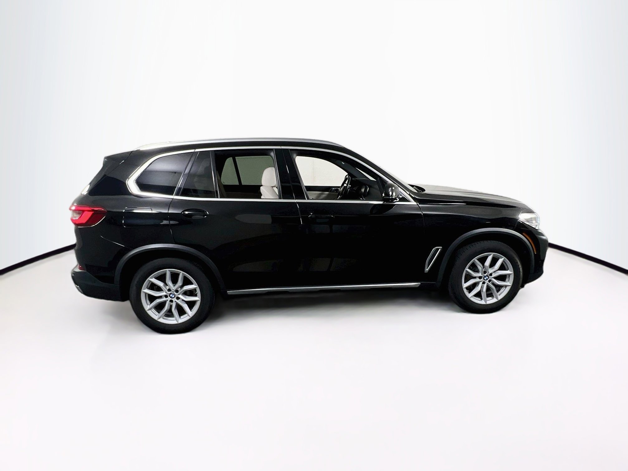 Used 2020 BMW X5 xDrive40i w/ Convenience Package AWD/4WD image 4