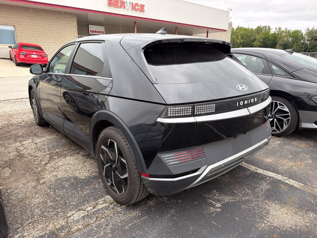 Used 2023 Hyundai Ioniq 5 SE w/ Cargo Package AWD/4WD image 2