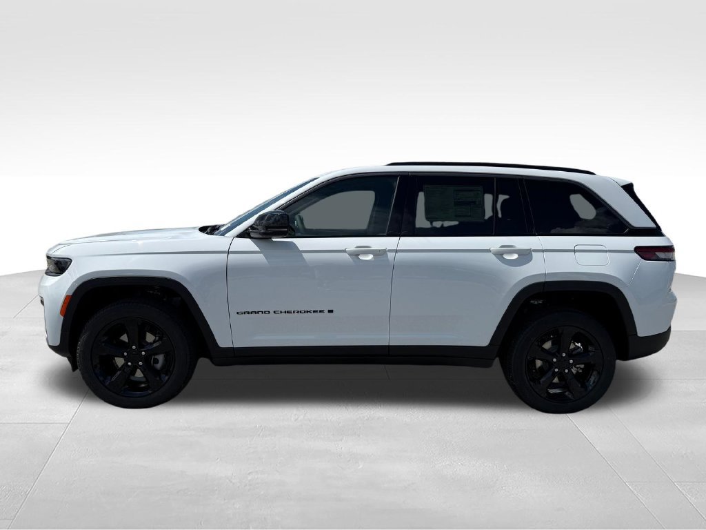 New 2026 Jeep Grand Cherokee Limited w/ Limited Altitude Package AWD/4WD image 2