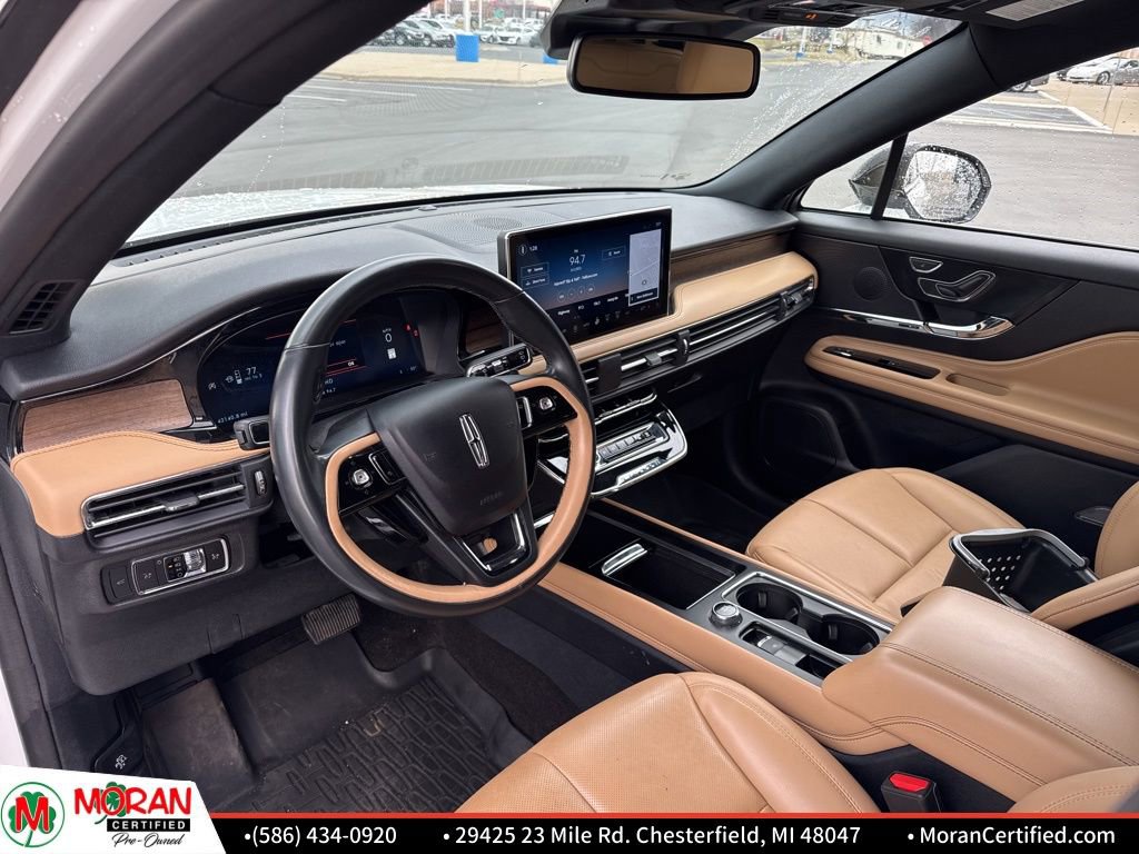 Used 2023 Lincoln Corsair Reserve image 13