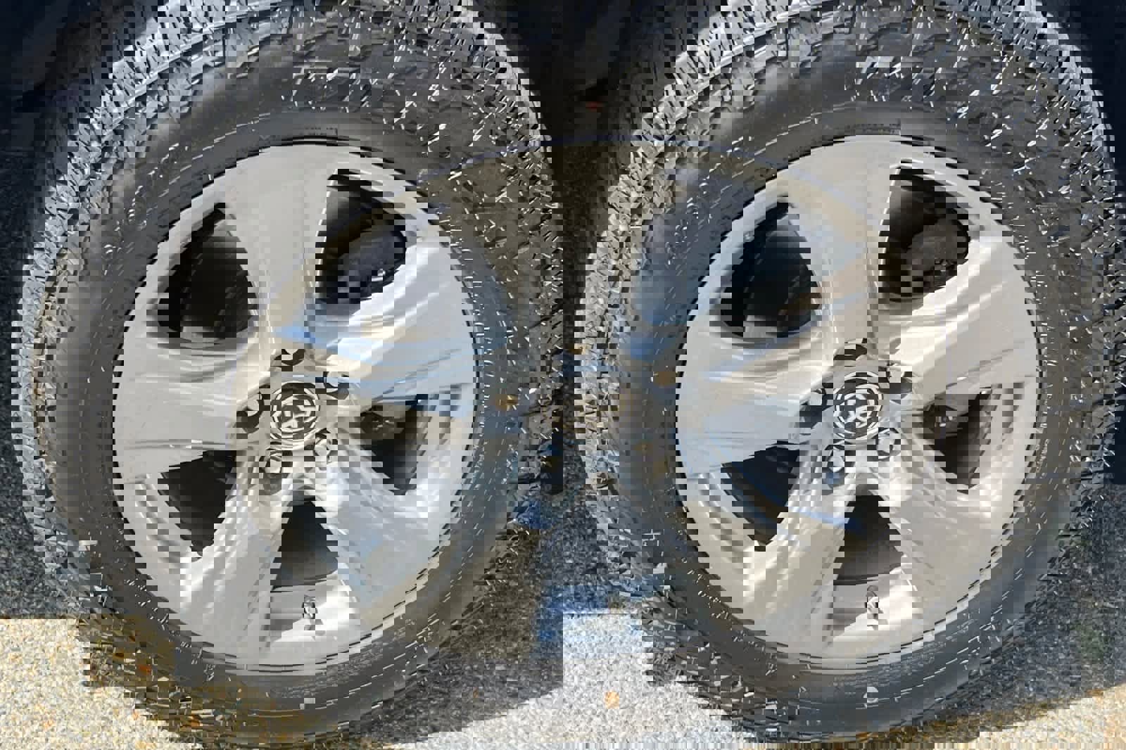 Used 2022 Toyota RAV4 LE image 15