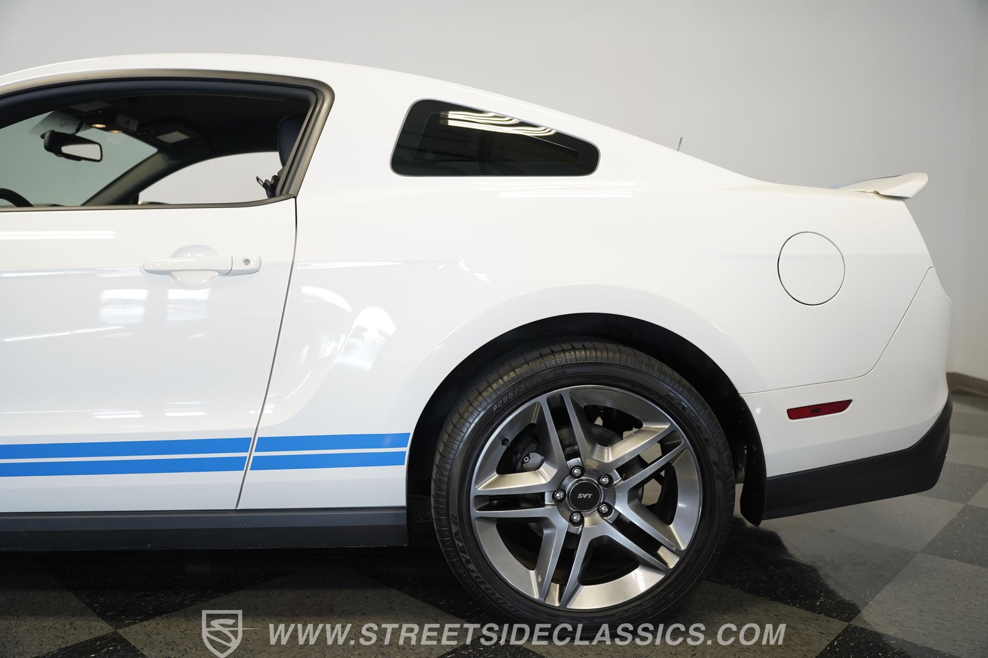 Used 2010 Ford Mustang Shelby GT500 image 26