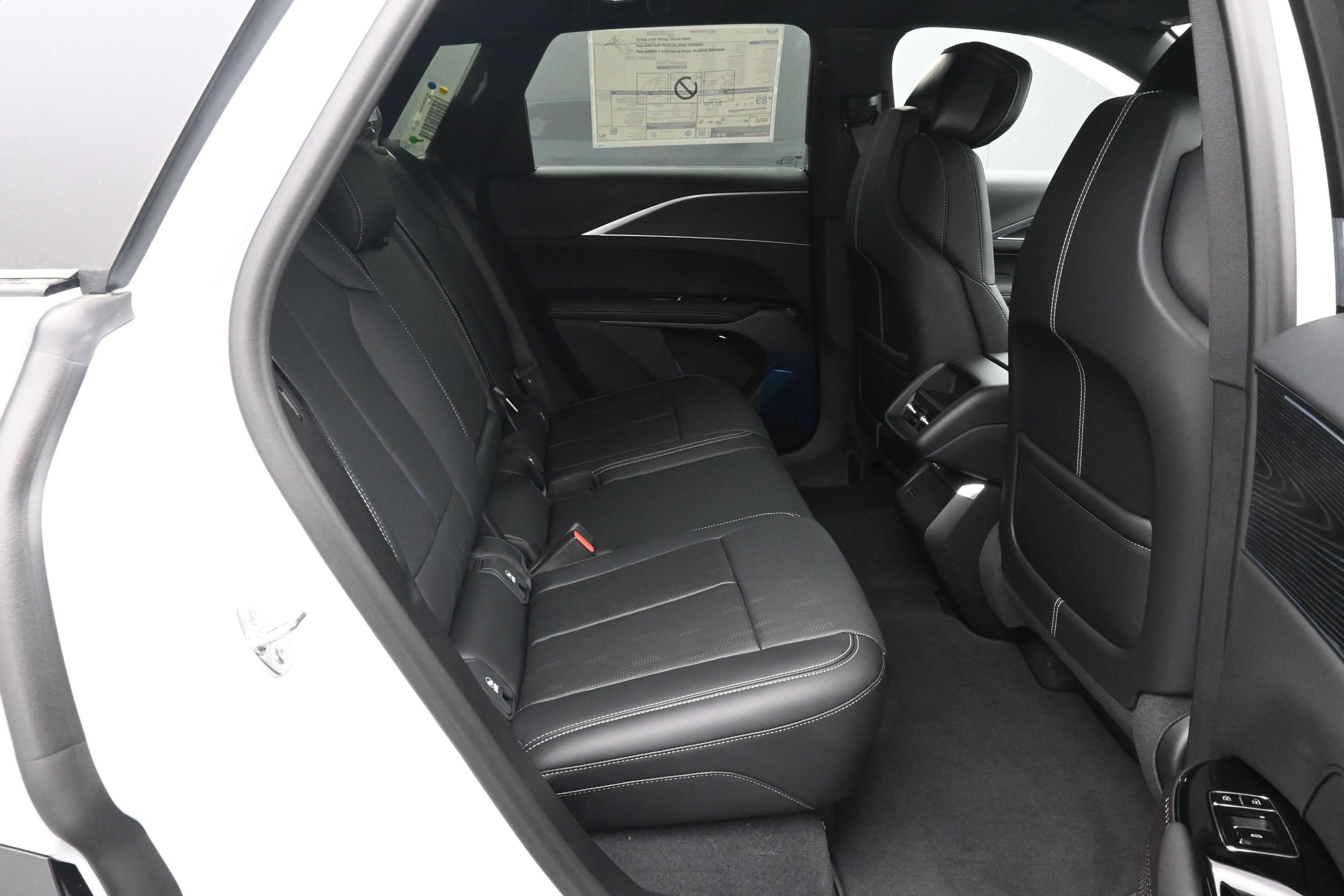 New 2026 Cadillac Lyriq Luxury w/ LPO, Floor Liner Package AWD/4WD image 12