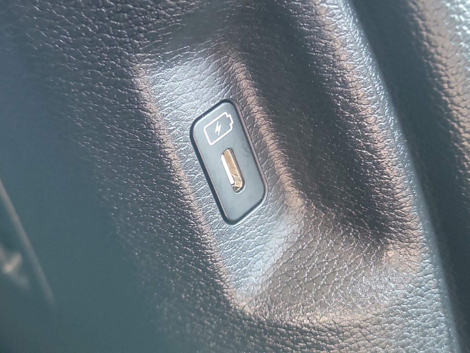 Used 2025 Kia Sportage SX FWD image 26
